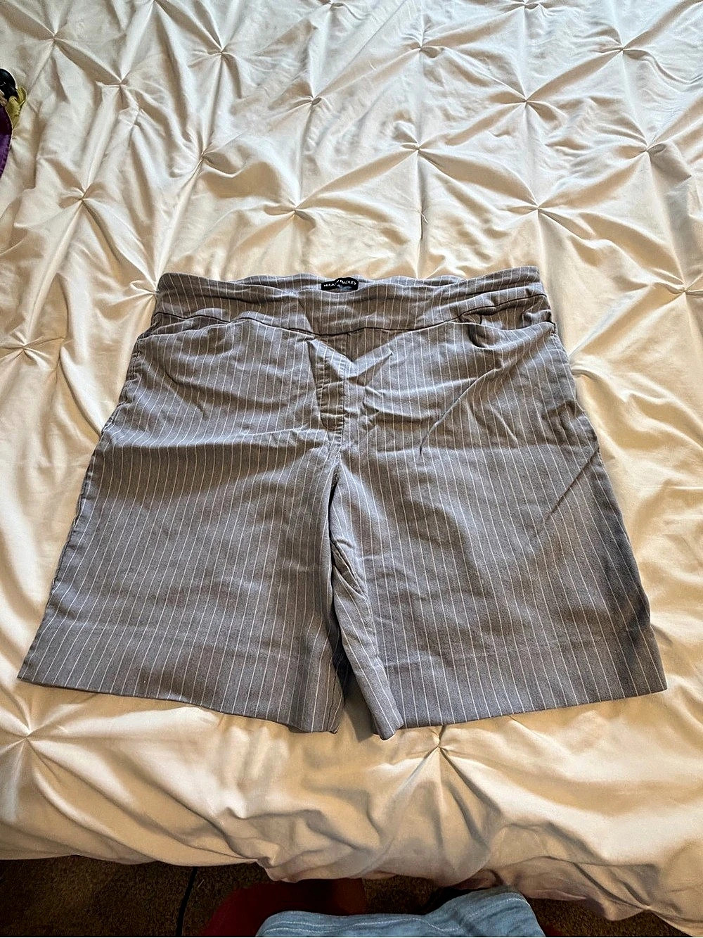 13 pants. Sizes 16-20 - Picture 10 of 13